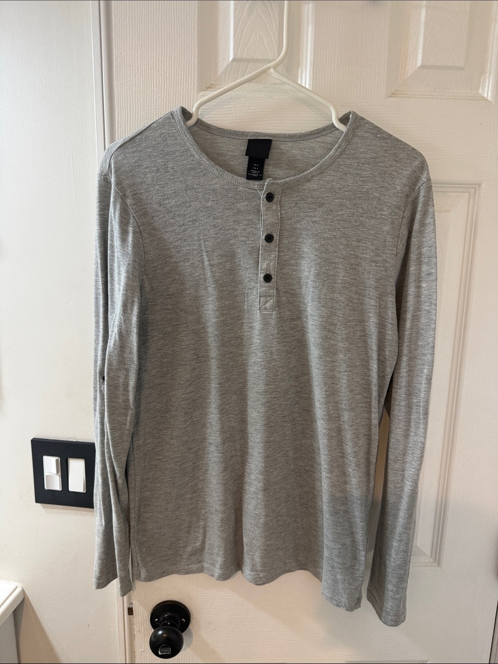 H&M Light Gray Long-Sleeve Henley Shirt